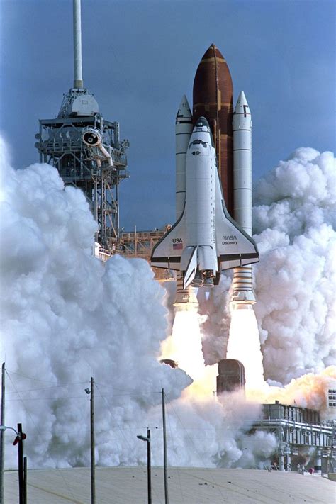 In This Dated April 24 1990 Filed Photo Shows The Shuttle