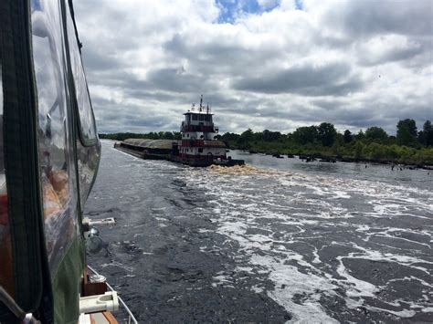Delilah is rushing home to her husband because she needs to get laid. Jammin Jane Travels: Fried Chicken in a gas station...WOW ...