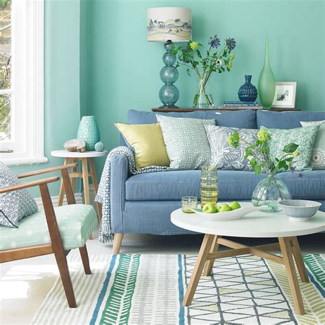 There is no specific set of rules for the arrangement of indoor plants in the living room. Green living room ideas for soothing, sophisticated spaces