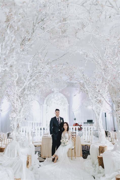 A Lavish Winter Wonderland Themed Wedding In Vancouver Weddingbells Wonderland Wedding