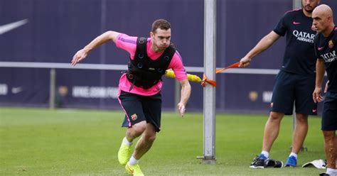 thomas vermaelen closing in on barcelona debut after returning to training mirror online