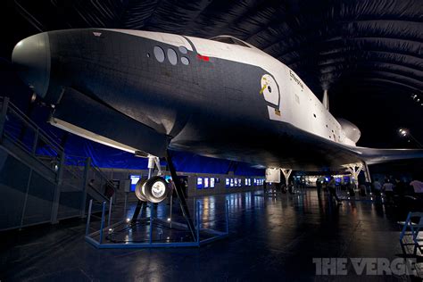 Nasa Space Shuttle Enterprise Aboard The Uss Intrepid In Pictures Eu