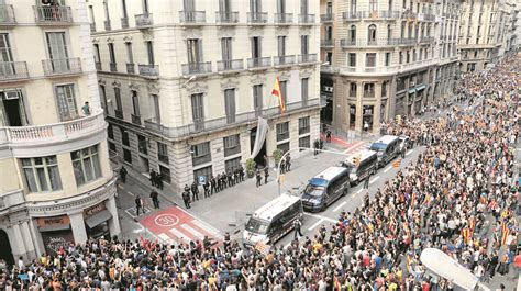 Colau Insiste En Desahuciar A La Policía Del Centro De Barcelona