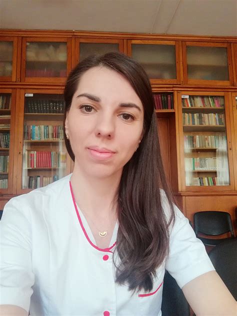Dr Roxana Dumitru Medic Specialist Obstetrica Ginecologie În România Cancerul Ovarian Se