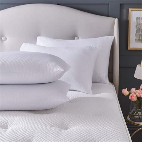 Silentnight is an australian made mattresses. Silentnight Hotel Collection Piped Pillow - 4 Pack ...