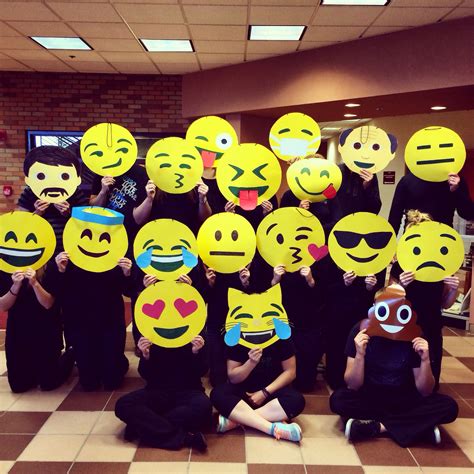 Group Emoji Costume Cute Party Emoji Emoji Birthday Party Birthday Theme Soirée Halloween