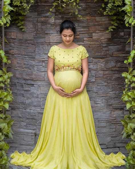 11 Of The Best Maternity Dresses And Gowns For A Photoshoot In 2023 Mama Did It Vlr Eng Br