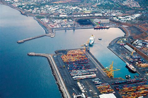 Ports Ultramarins Le Hub Cma Cgm Fait Du Grand Port Maritime De La