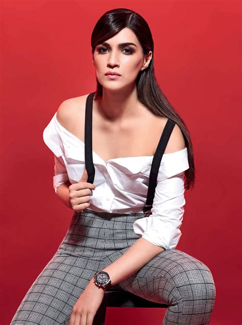 9 Hot And Sexy Unseen Kriti Sanon Pictures Iwmbuzz