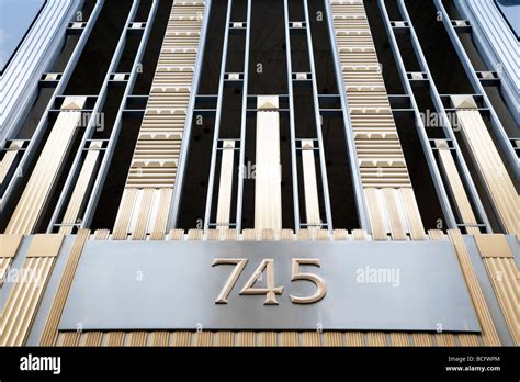 745 Fifth Avenue Hi Res Stock Photography And Images Alamy