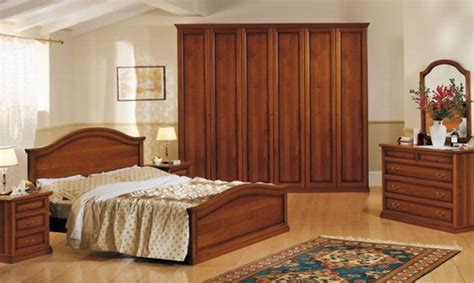 Le camere da letto in stile classico hanno un design senza tempo che affascina e fa innamorare. Arredamento arte povera camera da letto