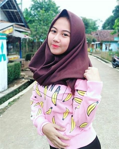 Gambar Mungkin Berisi 1 Orang Luar Ruangan Gadis Perkumpulan Wanita Jilbab Cantik