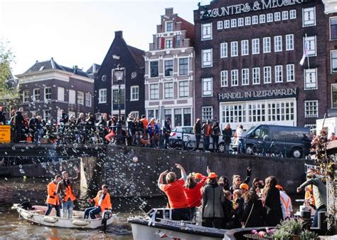«волинська голландія» (підприємство лілілайн) голландії, а також велика колекція цибулин квітів від провідних виробників голландії. Нідерланди офіційно відмовились від назви "Голландія ...