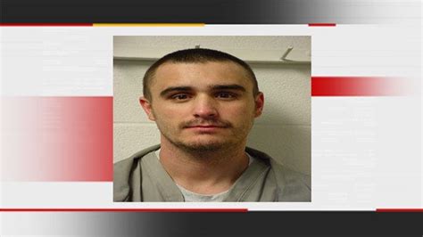 Suspect Flees After Being Arrested For Burglary In Mcclain County