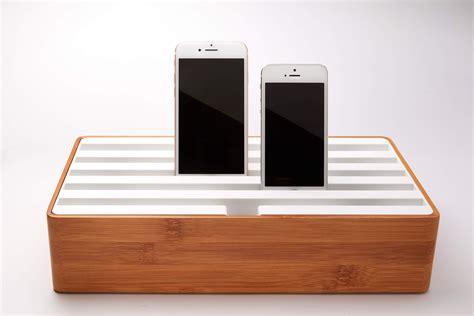 ALLDOCK | Ladestation, der oplader iPhone, iPad og andet USB-udstyr.