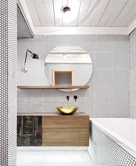 Meanwhile, gray grout delivers a visual contrast. 36 Trendy Penny Tiles Ideas For Bathrooms - DigsDigs