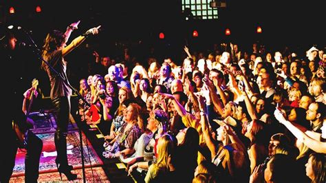 The Best Venue In Chicago For Country Concerts Sign Up For Their