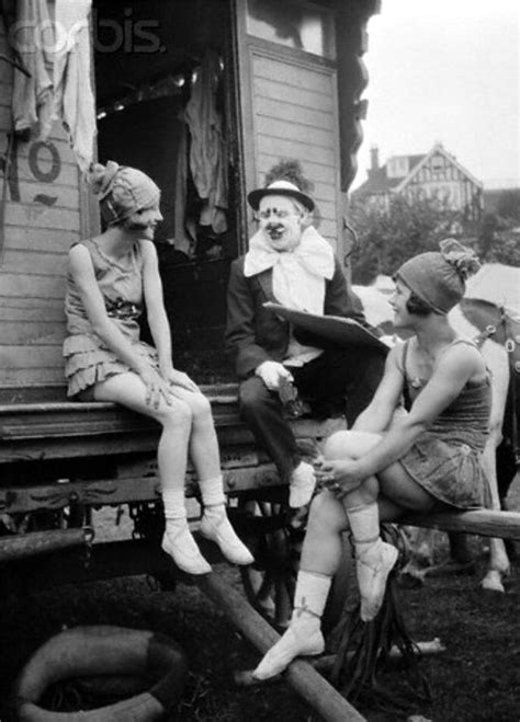 Cozy Snapshots Of Circus Performers At The Backstage In The S And S Vintage Circus