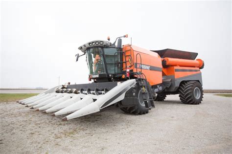 The Tribine Worlds First Articulated Combine Harvester 950×633 R