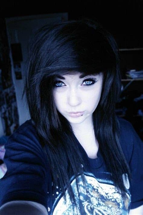 Sadfhjrashgdytjgtaergsh can i have one for cuddles please? emo girl with black hair - Google Search | Stuffs ...