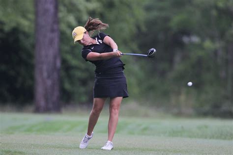 Womens Golf Looks To Stay On Course The Appalachian