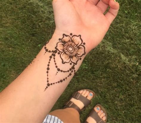 Best 25 Henna Tattoo Wrist Ideas On Pinterest Henna Tatto