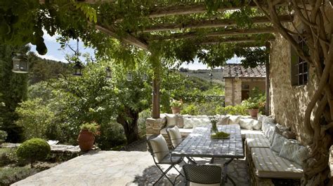 Design Ideas For A Tuscan Outdoor Dining Terrace From Katharine Pooley