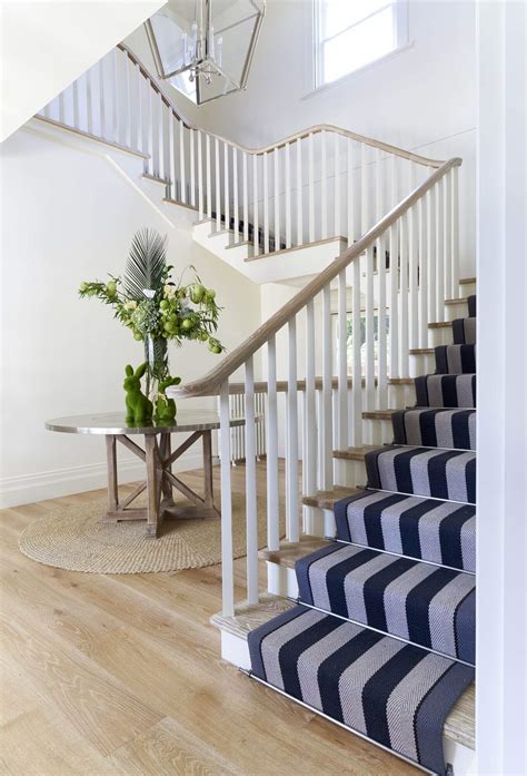 Beautiful Traditional Staircase Design Ideas To Must Check The