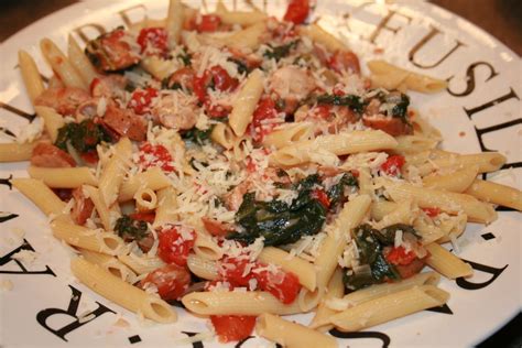 This is one of the tastiest things to make in your instant pot, and it's so easy! The Delicious Dish: Tuscan Chicken Sausage Pasta