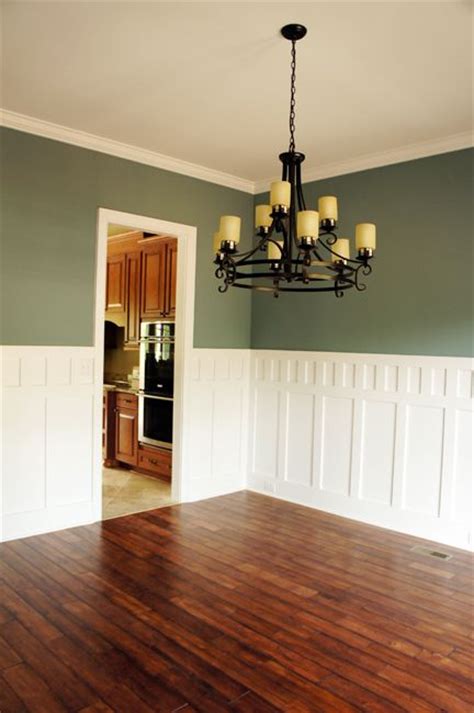 Wainscoting feature wall | dining room wainscoting, wainscoting wall, wainscoting kitchen. love the walls | Classic dining room, Green dining room ...