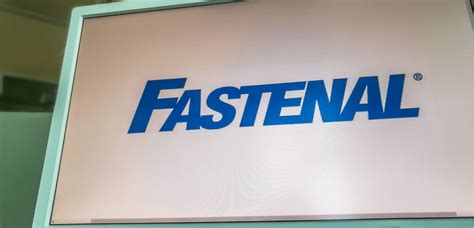 Fastenals E‑commerce Sales Reach 100 Million