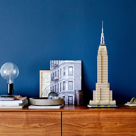 The empire state building nyc was also named the 7th wonder of the world by the american society of civil engineers. LEGO ArchitectureEmpire State Building - Collectors Prime