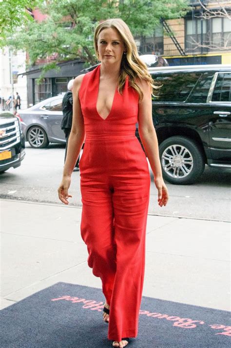 Alicia Silverstone Style Out In New York City Ifttt2muitq4 Alicia Silverstone Style