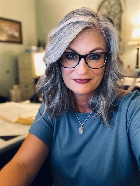 Pin By Linda Smith On Health And Beauty Grey Hair And Glasses