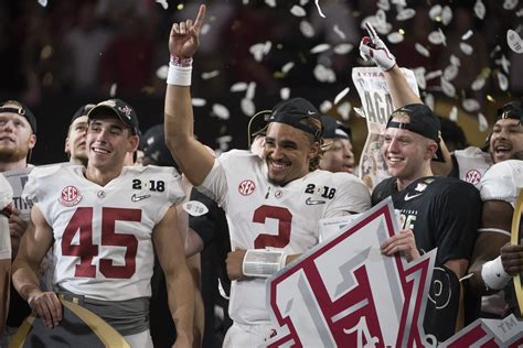 Alabamas Jalen Hurts Personified Teammate In National Championship