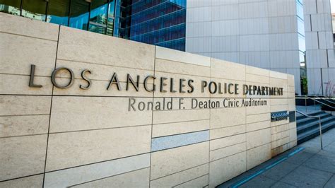 Los Angeles Police Shootings On The Rise Many Involved Mental Illness