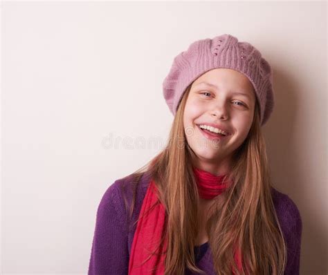 muchacha adolescente linda preciosa imagen de archivo imagen de poco felicidad 36728709