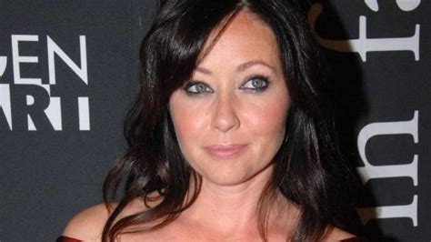 Actress Shannen Doherty Shaves Her Head As She Battles Cancer