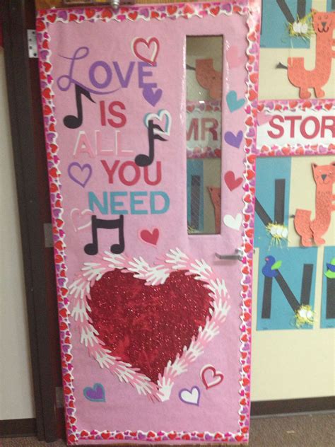 20 30 Valentine S Day Door Decorating Ideas