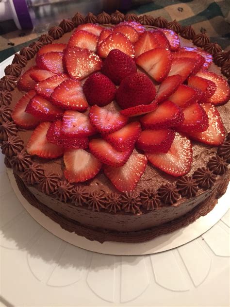 If you spray the sides, or otherwise prepare them, the. chocolate cake with strawberries on top in 2019 ...