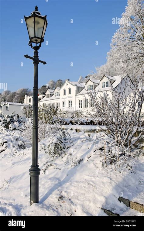 White Historic Houses Winter In A Suburb Along The Elbe Övelgönne