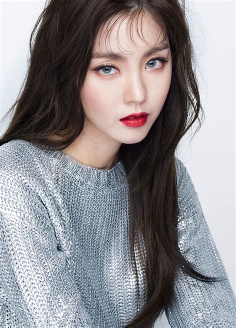 Korean inspired hairstyle for thin hair: Korean Hairstyles & Fashion - Official Korean Fashion