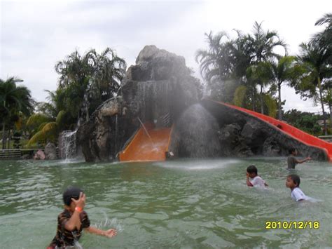 Rekreasi (curug jodo, pancuran tujuh, aliran sungai air panas alami), waterpark (3 kolam air panas,2 kolam air biasa). Salamiah Isa: Jom ! Kolam Air Panas (Hot Springs) Felda Sg ...