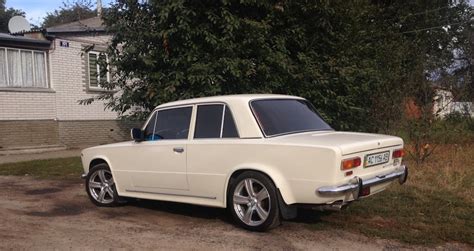 Lada 2101 Becomes A Coupe With The Help Of Bmw E46 3 Series Donor