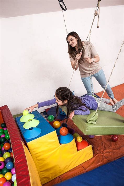 Whether you work as an occupational therapist or cota in home health, outpatient, acute care, rehab, or in a long term care facility, you will certainly encounter in this article, i want to share meaningful and functional occupational therapy interventions for your patients affected by dementia. Pin by Alexandra Valentino on @toverenybartsch ...