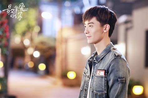 Ông là nam diễn viên hồng kông đầu tiên giành giải nam diễn viên xuất sắc nhất tại liên hoan. "Quan Triều sát gái" Triệu Chí Vỹ - Anh chàng triệu người ...
