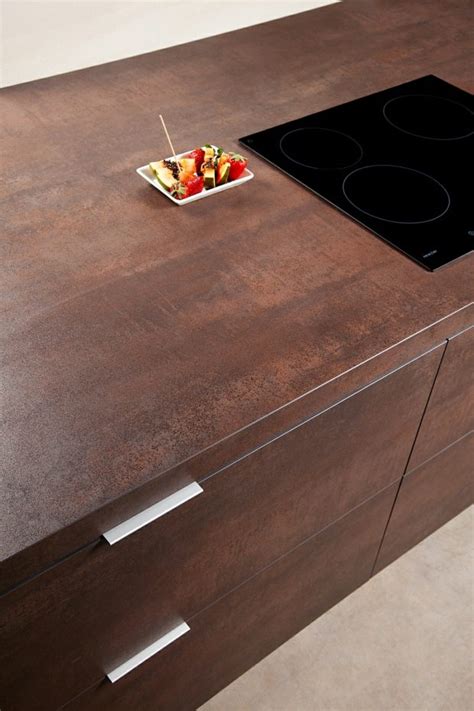 Equerre de fixation pour plateau accessoires cuisines bureau sur mesure le plan travail suspendu avec pied cylindrique réglable inox brossé remettre sa cuisine au goût du jour blog bois. Un plan de travail durable et élégant qui ressemble au marbre