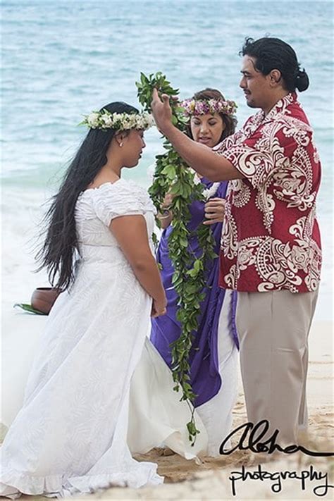 28 Adorable Traditional Hawaiian Wedding Dress Wedding Decor