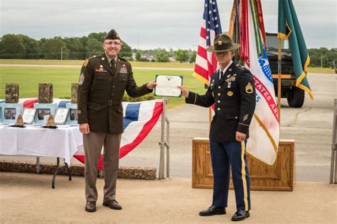 Fort Leonard Wood Soldier Is Armys Drill Sergeant Of The Year Us