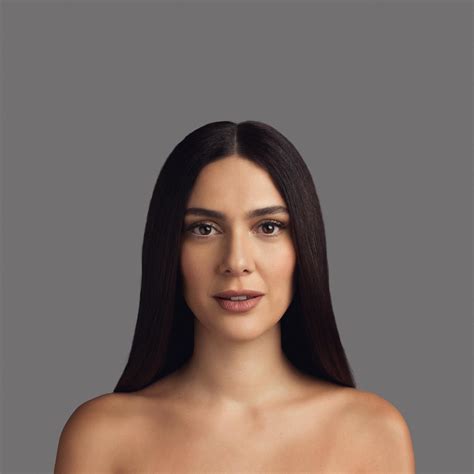 Bergüzar korel sürekli acılı kadın rollerinden tiksinti geldi artık yahu.bin bir gecekara dayıvatanım sensinüçü de farklı dönemleri, farklı statüleri ve farklı yaşantıları anlatıyor ama üçünün de tek ortak. BERGÜZAR KOREL (Turkish Actress) panosundaki Pin